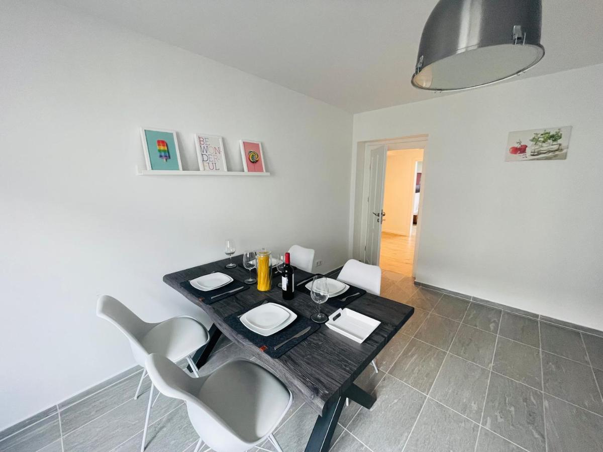 Modern * Zentral * Netflix * Arbeitsplatz Appartement Wuppertal Buitenkant foto